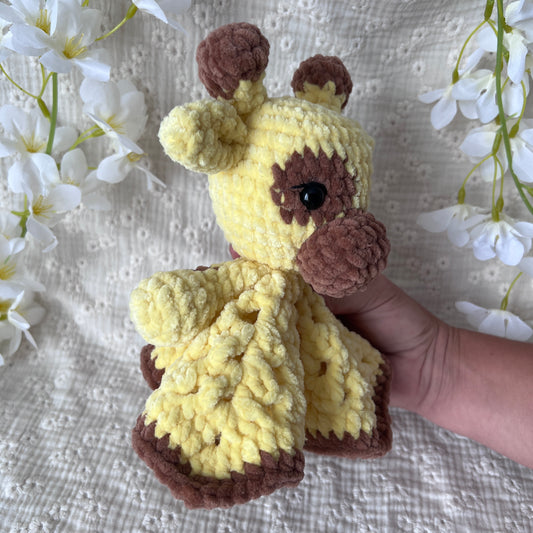 Doudou girafe en crochet