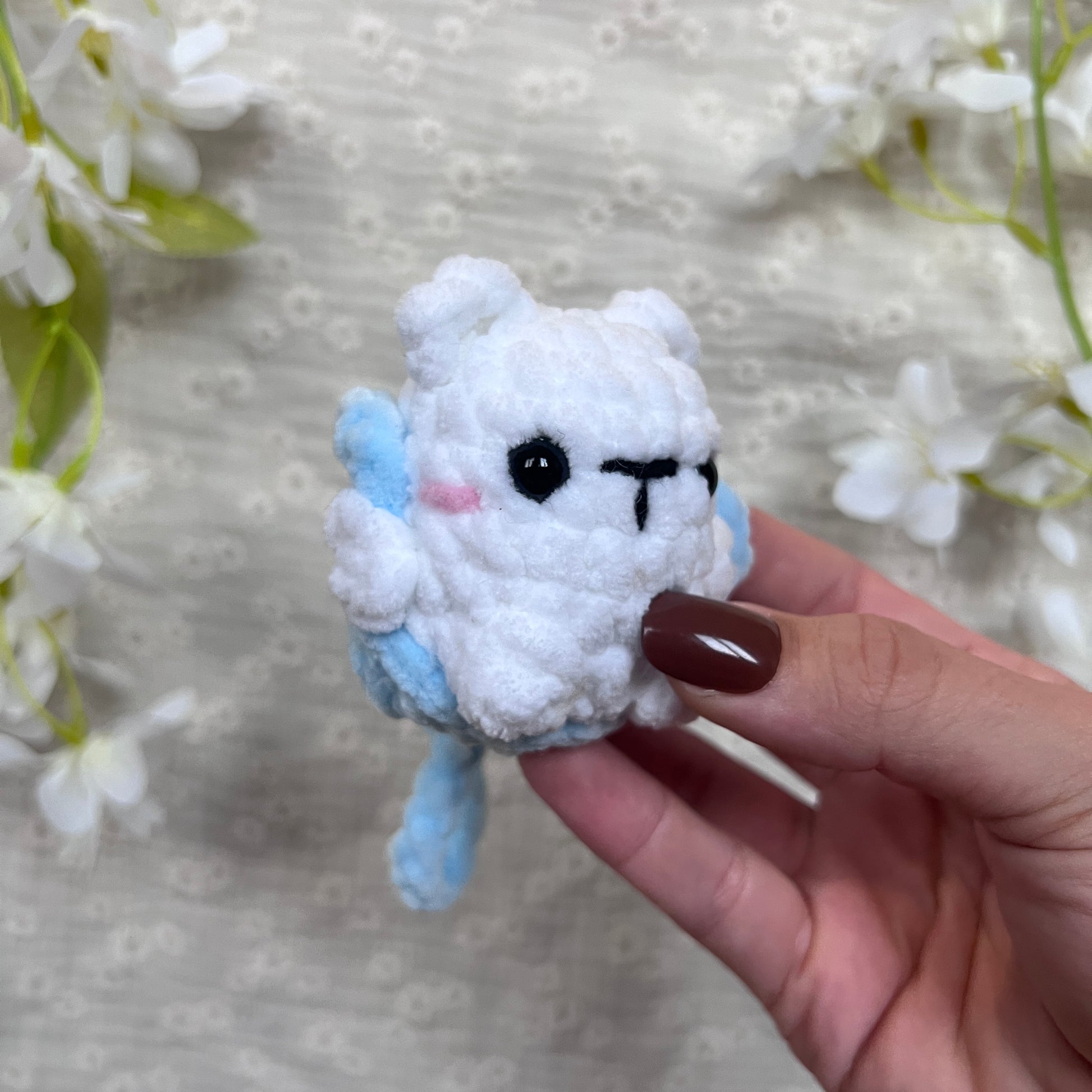 Décoration rétroviseur panda blanc avec une balançoire bleu en crochet