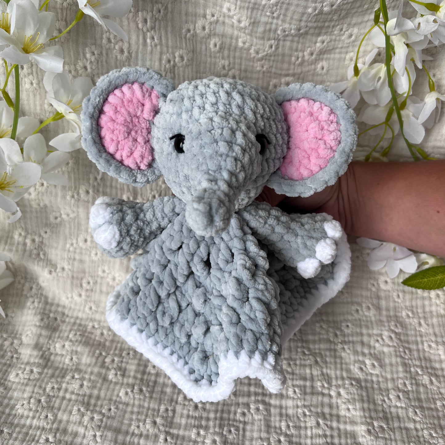 Doudou éléphant en crochet