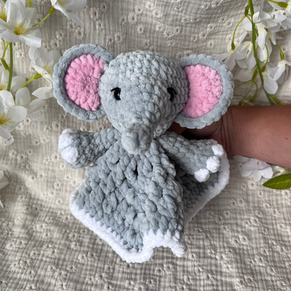Doudou éléphant en crochet