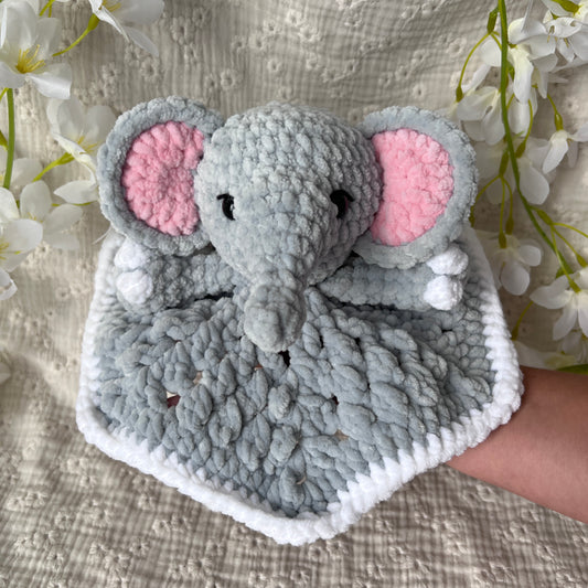 Doudou éléphant en crochet
