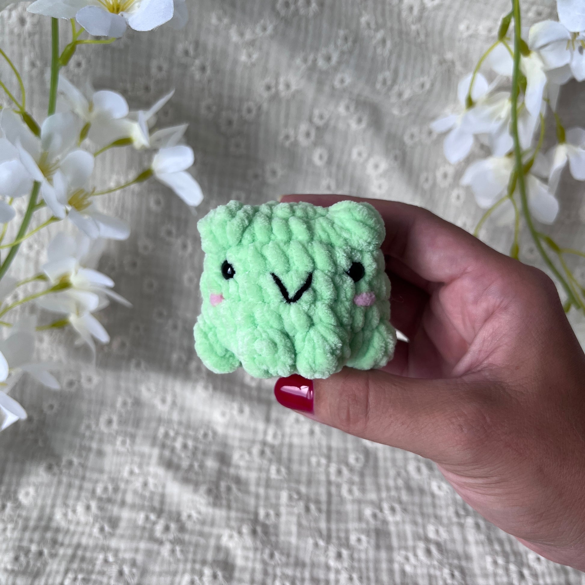 Mini grenouille en crochet