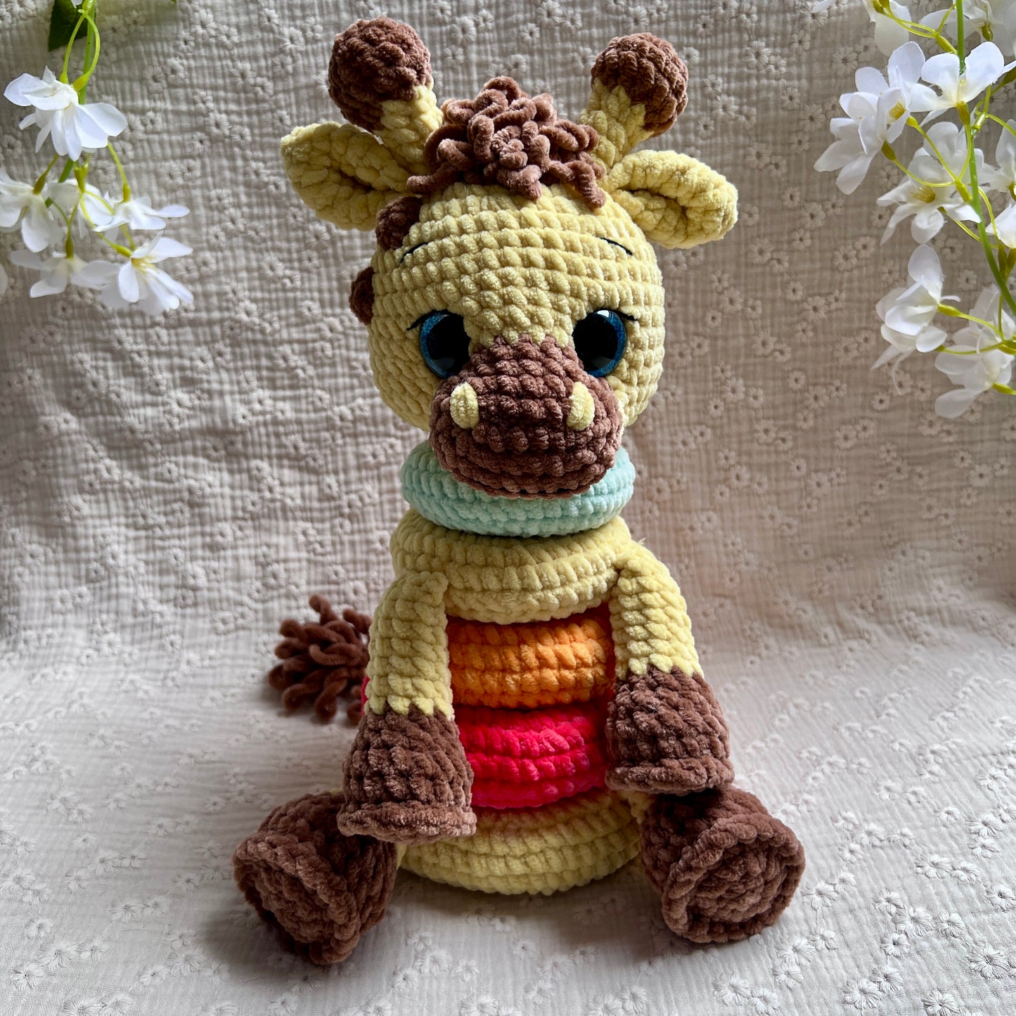 Jouet girafe sensoriel pour bébé jaune, orange, rouge, marron