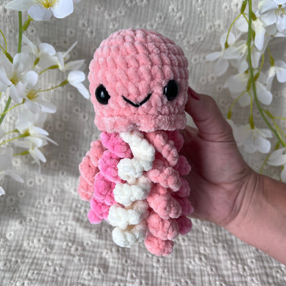 Méduse rose en crochet 