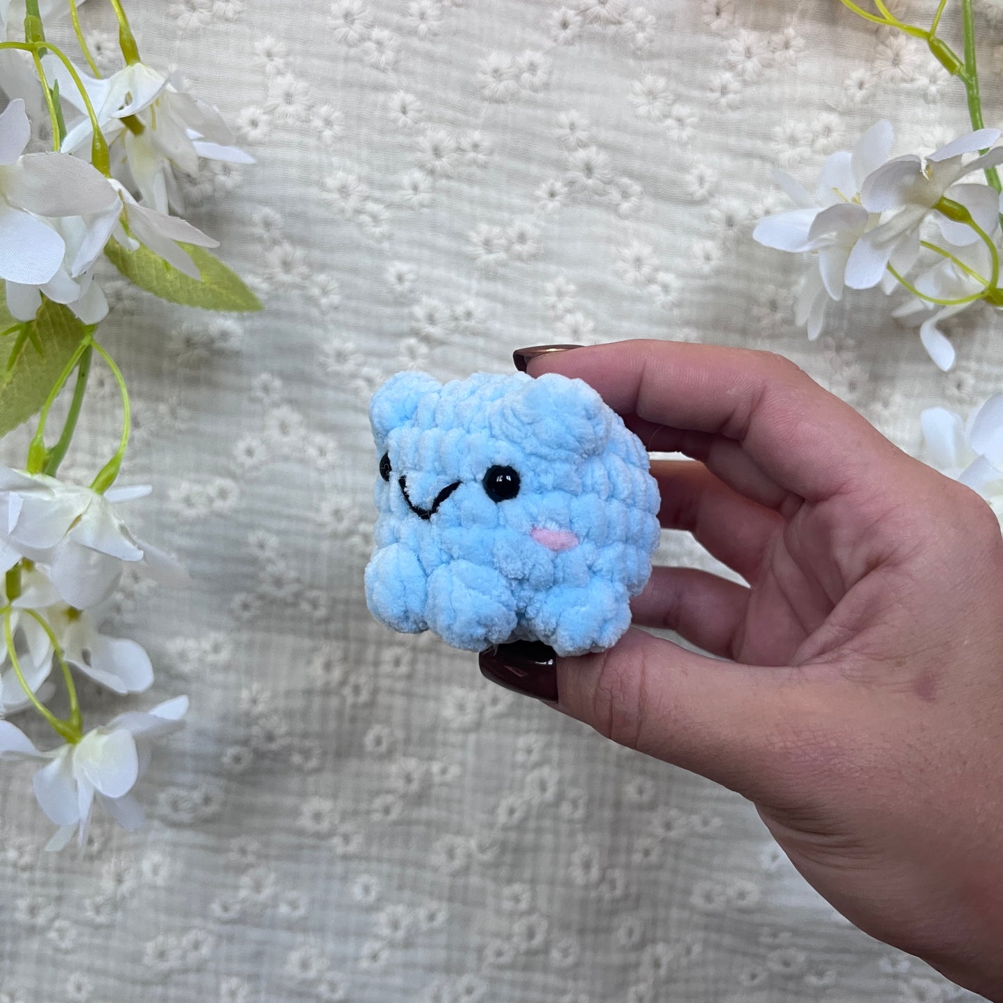 Mini grenouille bleu en crochet