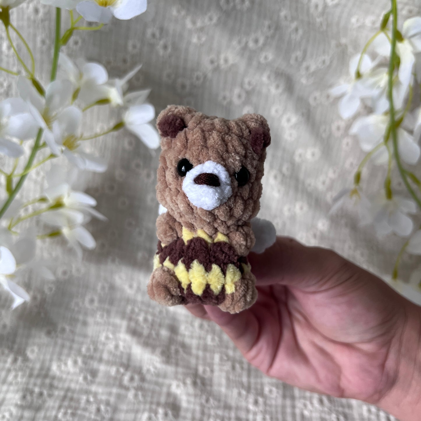 Mini ourson abeille en crochet