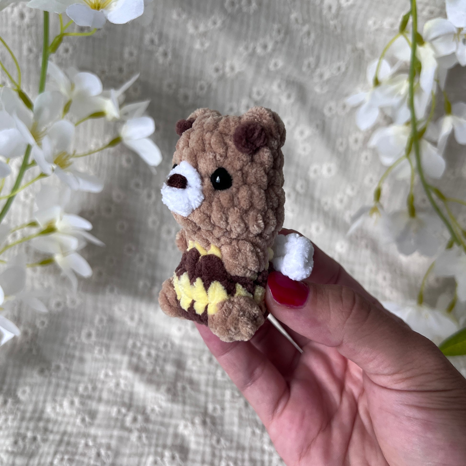 Mini ourson abeille en crochet