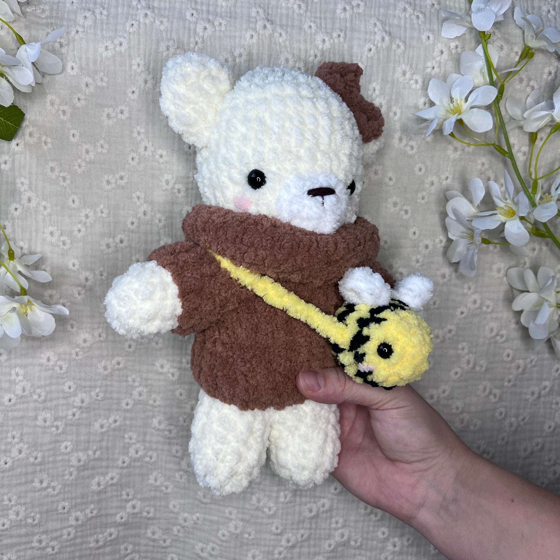 Ourson pull et sac abeille