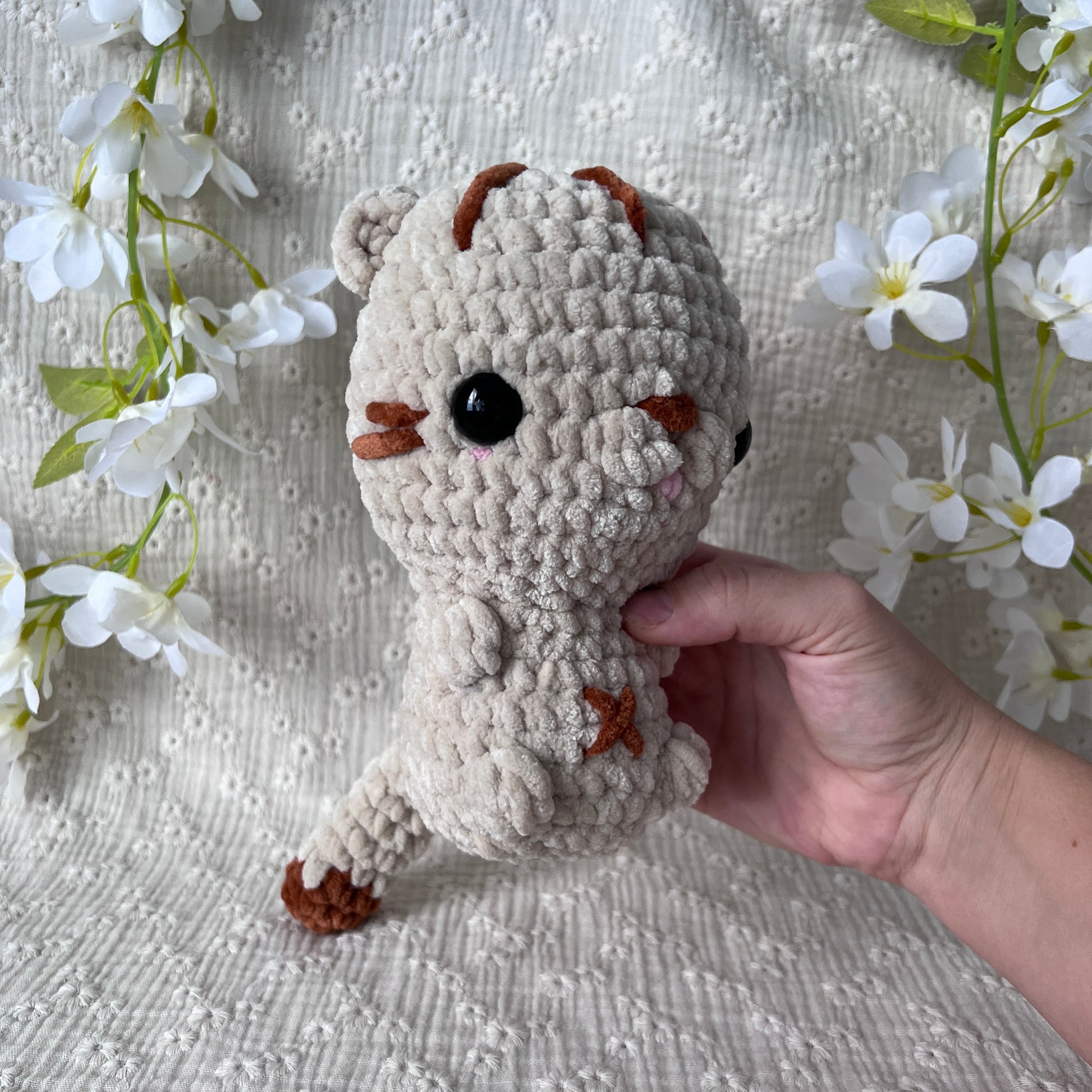 Peluche chat geant en crochet