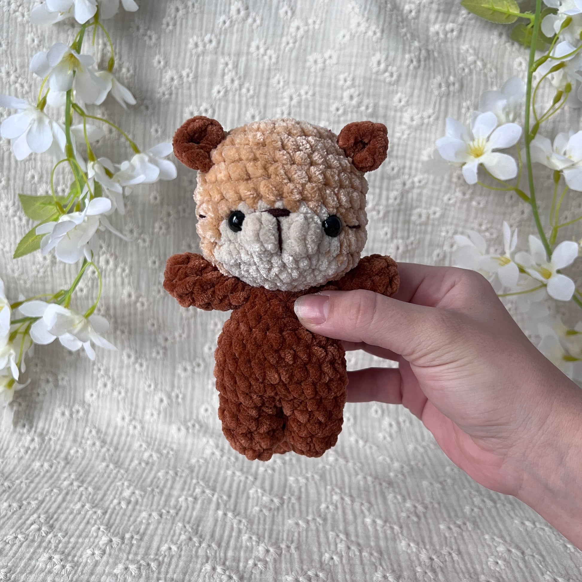 Peluche loutre en crochet