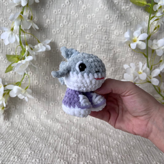 Peluche requin basket en crochet
